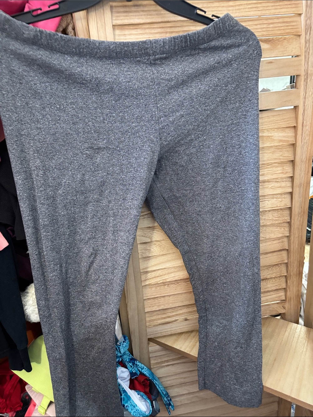 Gray So Stretch Knit Capris Large